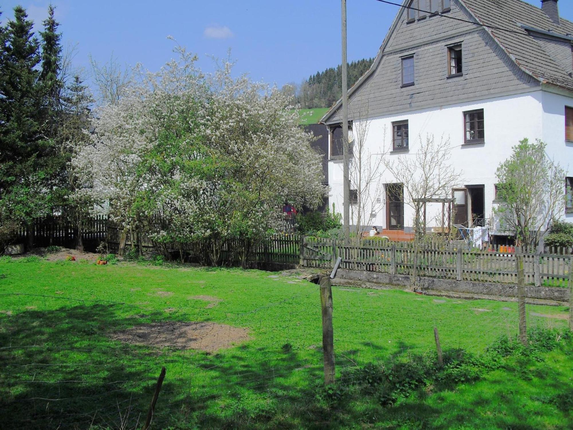 Cosy Apartment In Menkhausen Near The Ski Area Schmallenberg Exterior photo