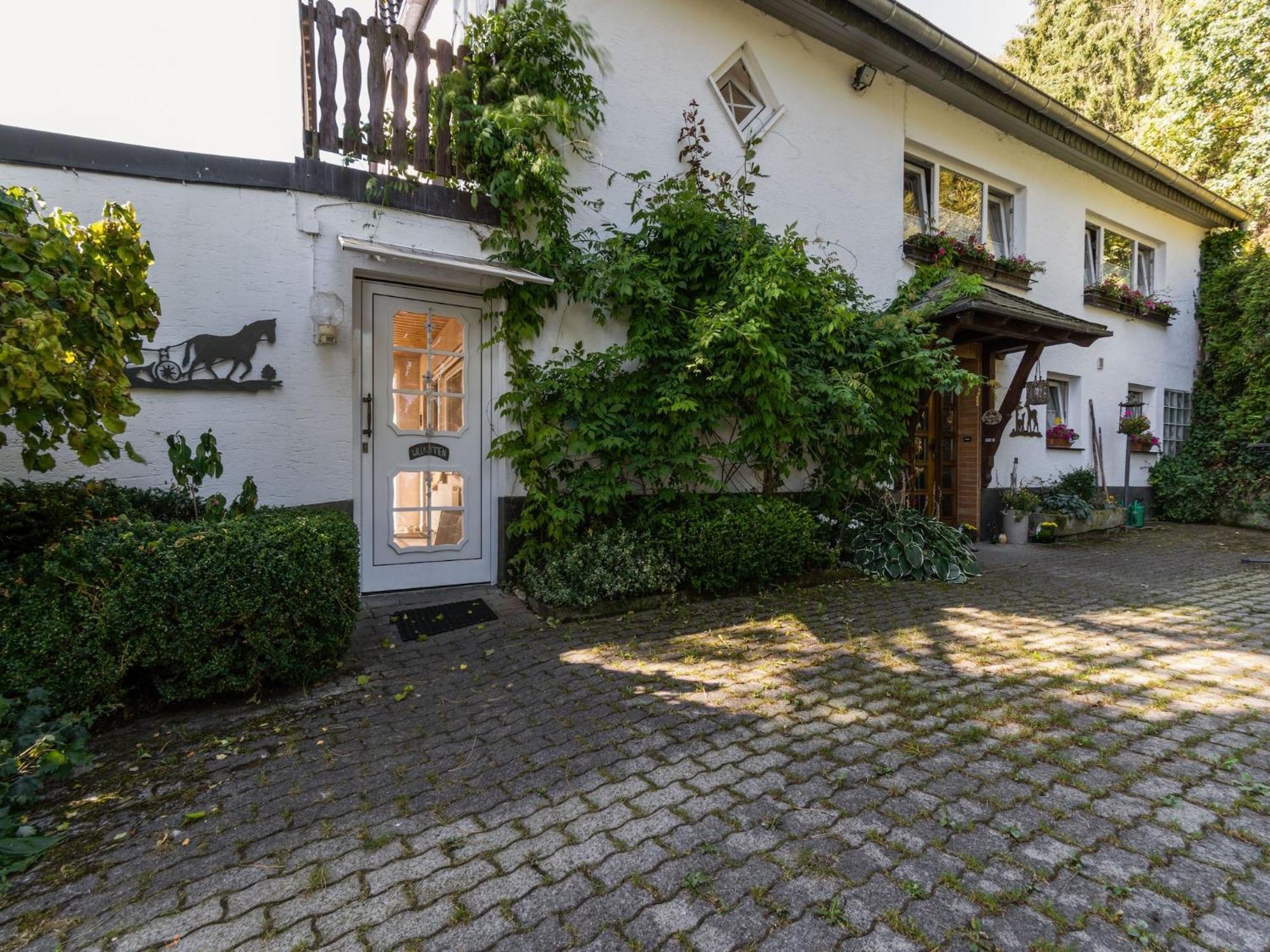 Cosy Apartment In Menkhausen Near The Ski Area Schmallenberg Exterior photo